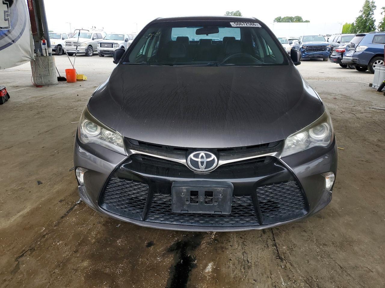 2017 Toyota Camry Se - Image 5