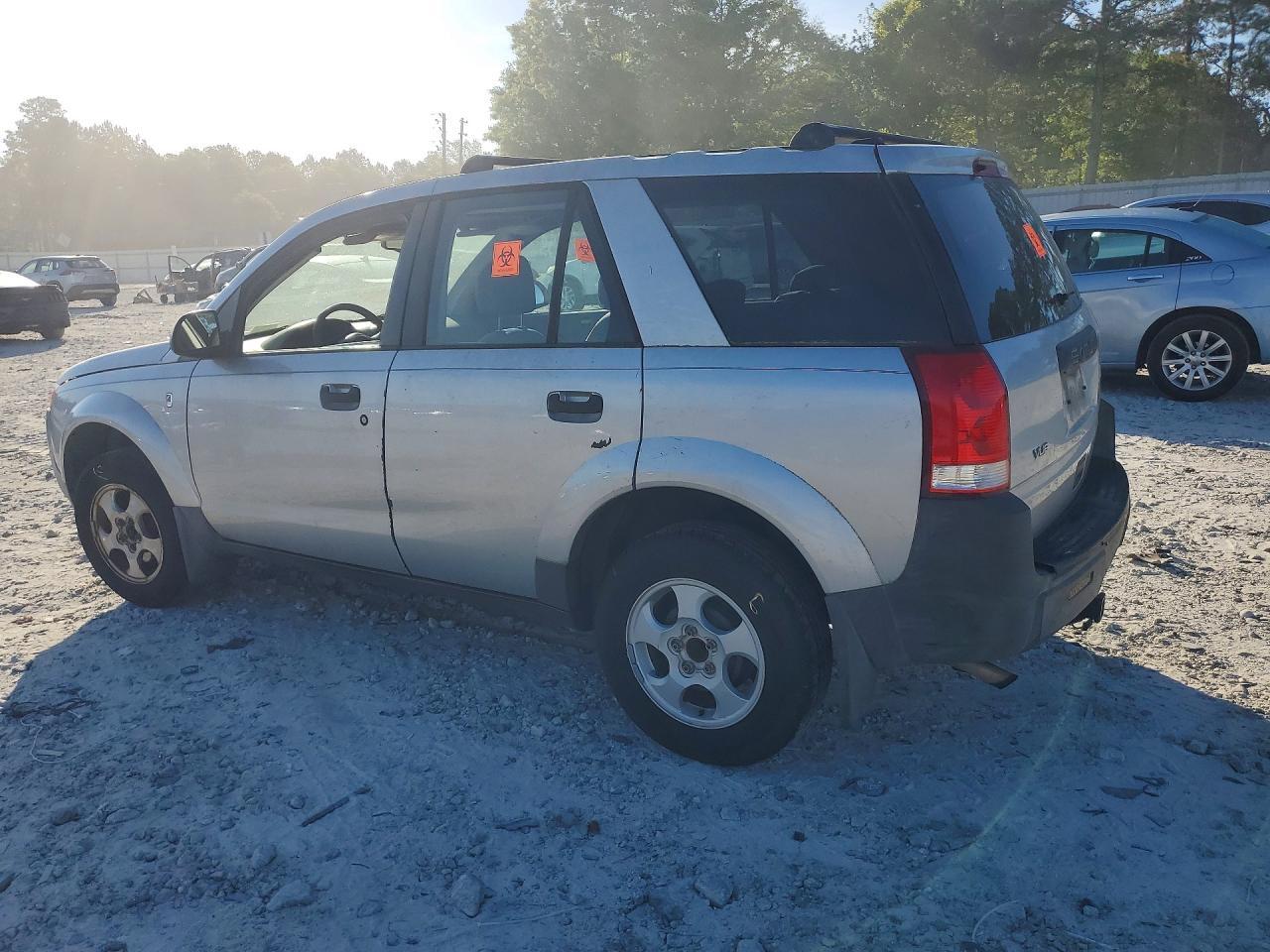 2003 Saturn Vue - Image 2