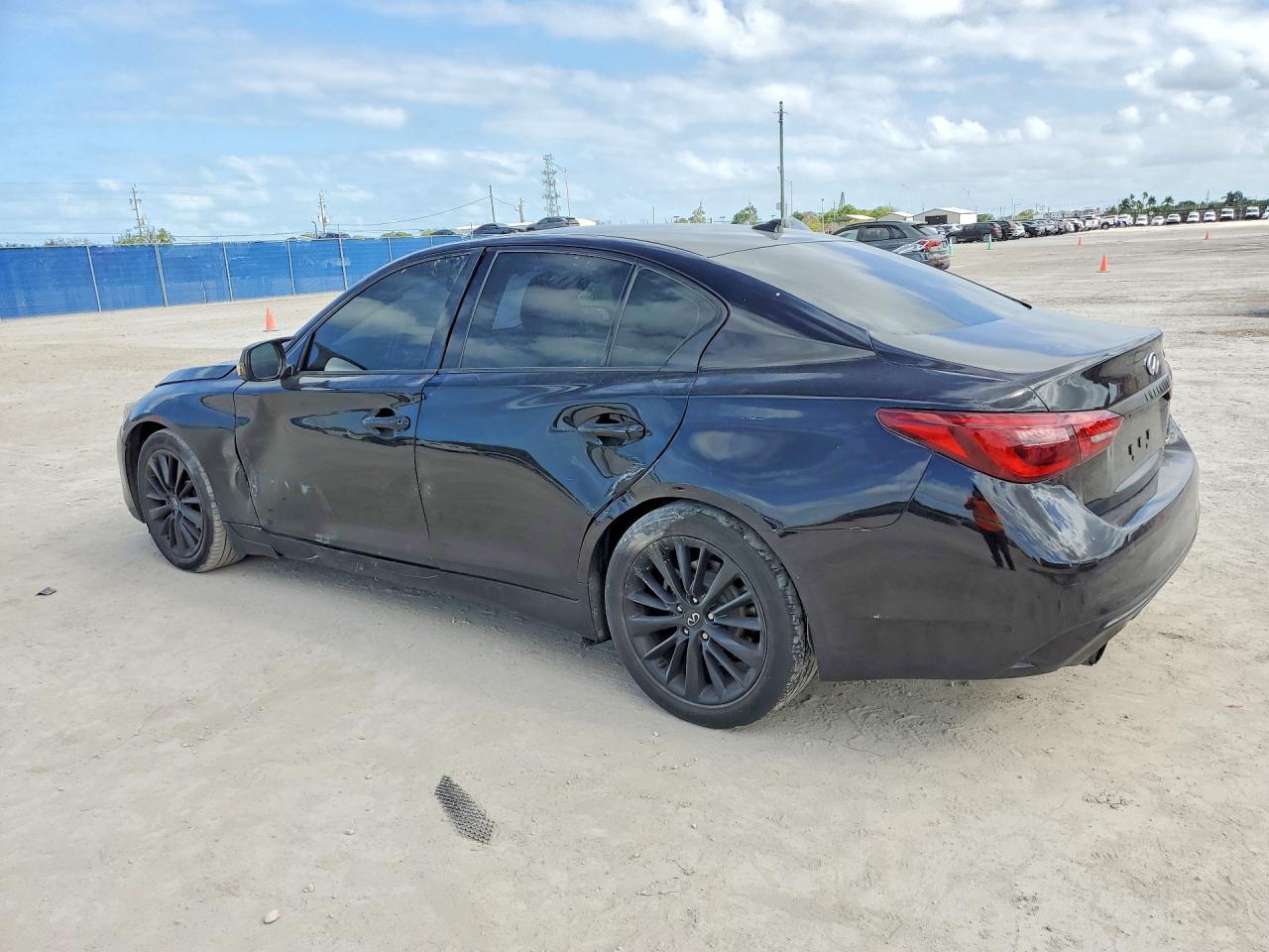 2018 Infiniti Q50 3.0T Luxe - Фото 2