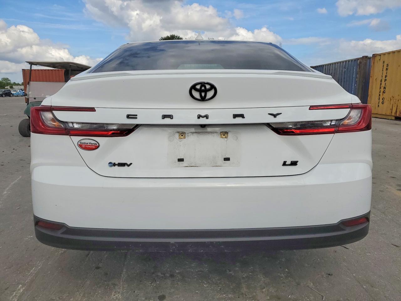 2025 Toyota Camry Le - Фото 6