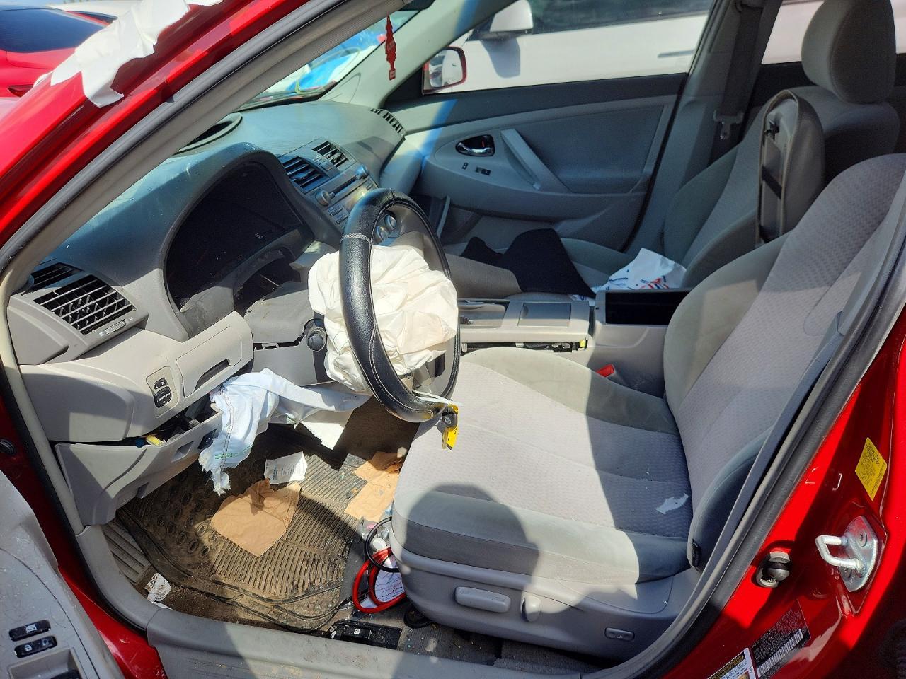 2011 Toyota Camry Le - Image 7