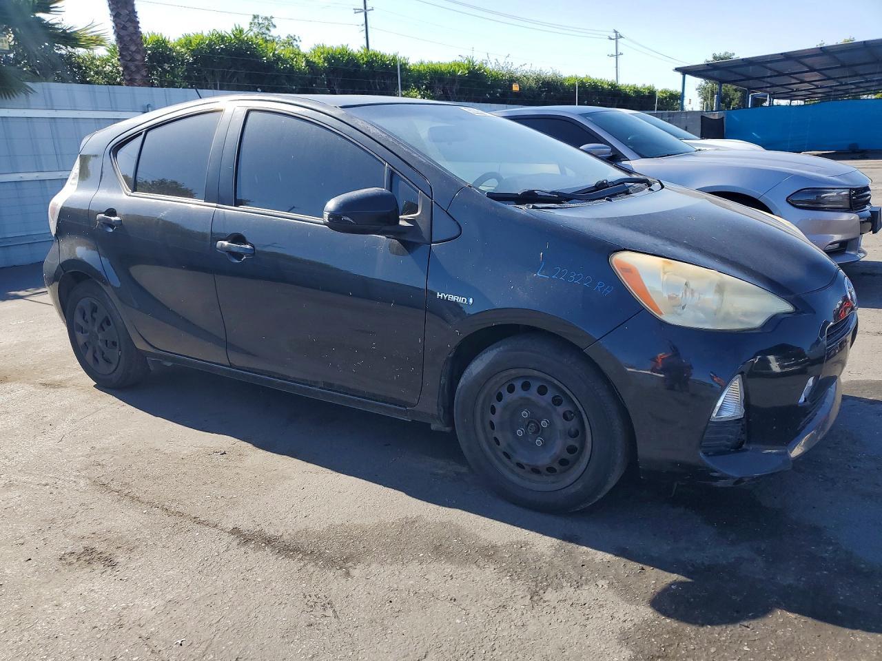2013 Toyota Prius C Two - Фото 4