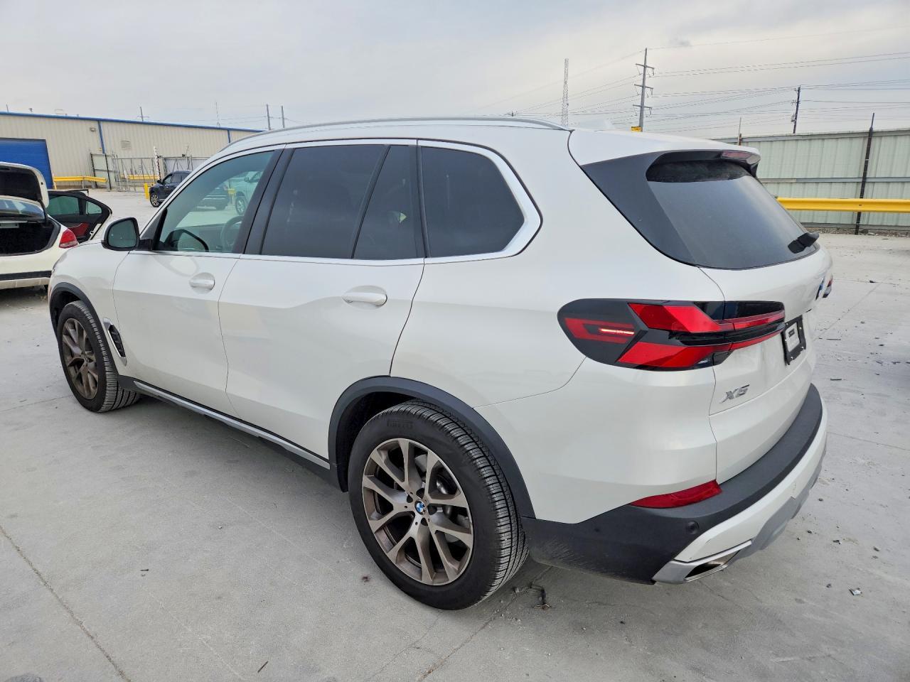 2025 BMW X5 xDrive40I - Фото 2