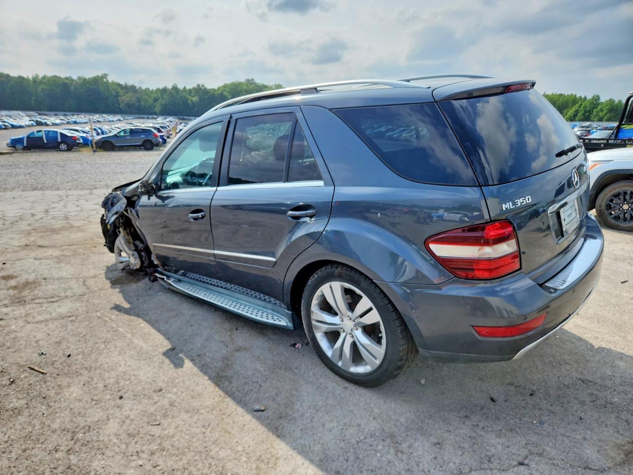 2011 Mercedes-Benz Ml 350 4Matic - Image 2