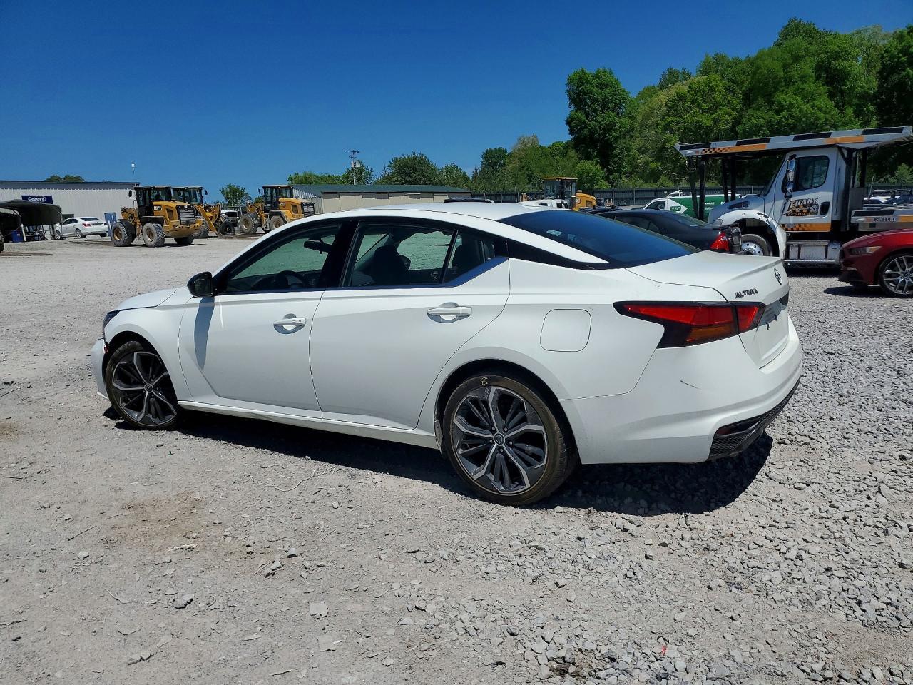 2024 Nissan Altima Sr - Фото 2