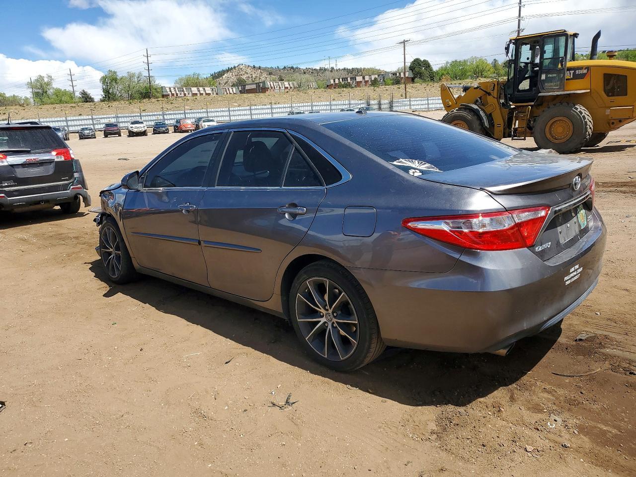 2016 Toyota Camry Xse V6 - Фото 2