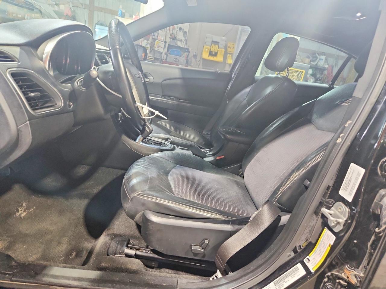 2012 Chrysler 200 S - Фото 7