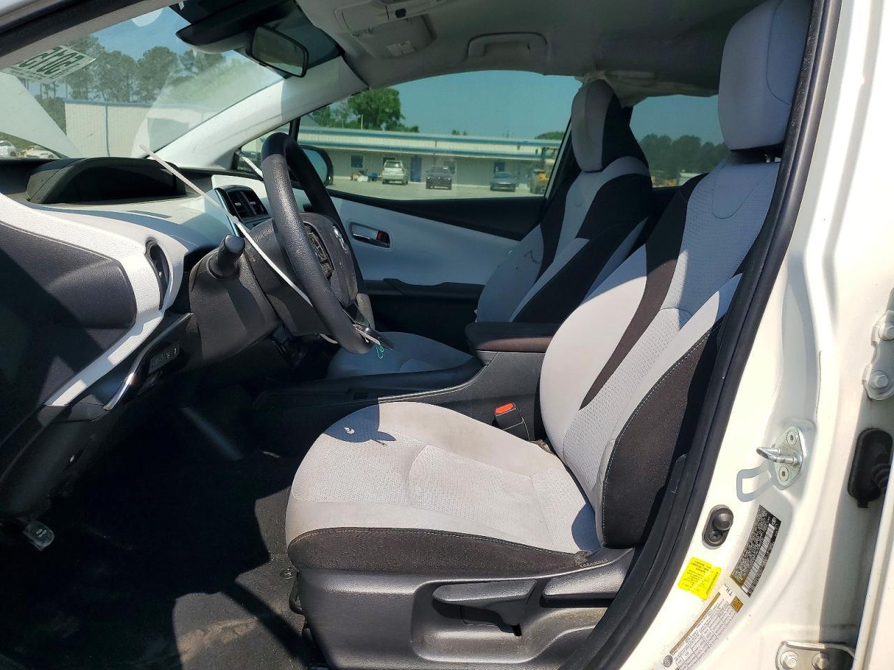 2019 Toyota Prius Le - Фото 7