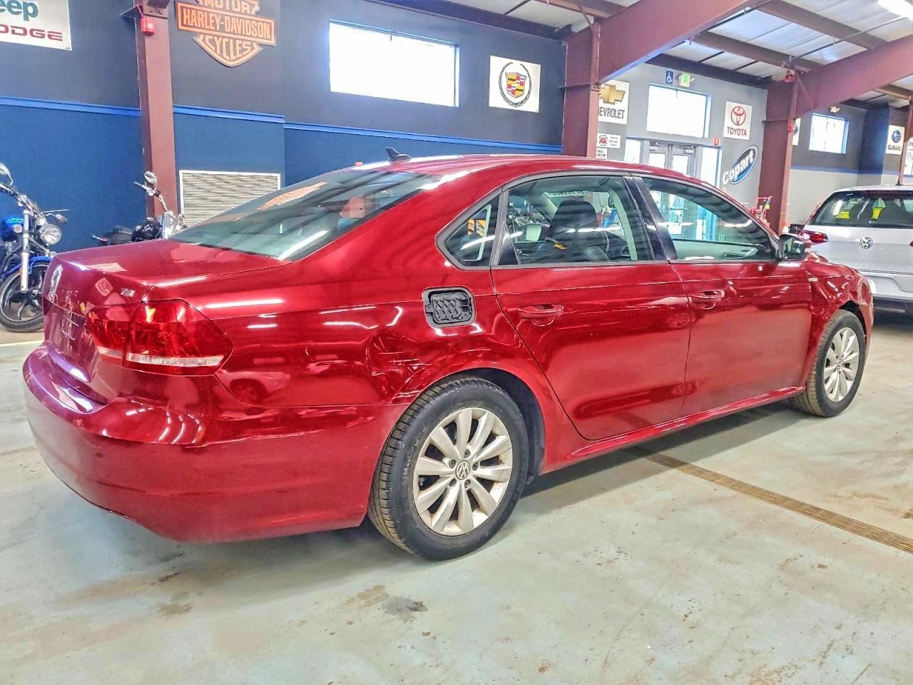 2015 Volkswagen Passat S - Фото 3