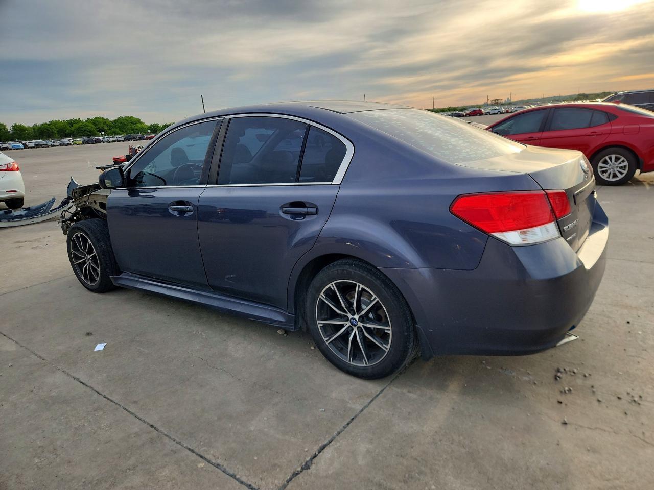 2014 Subaru Legacy 2.5I - Фото 2