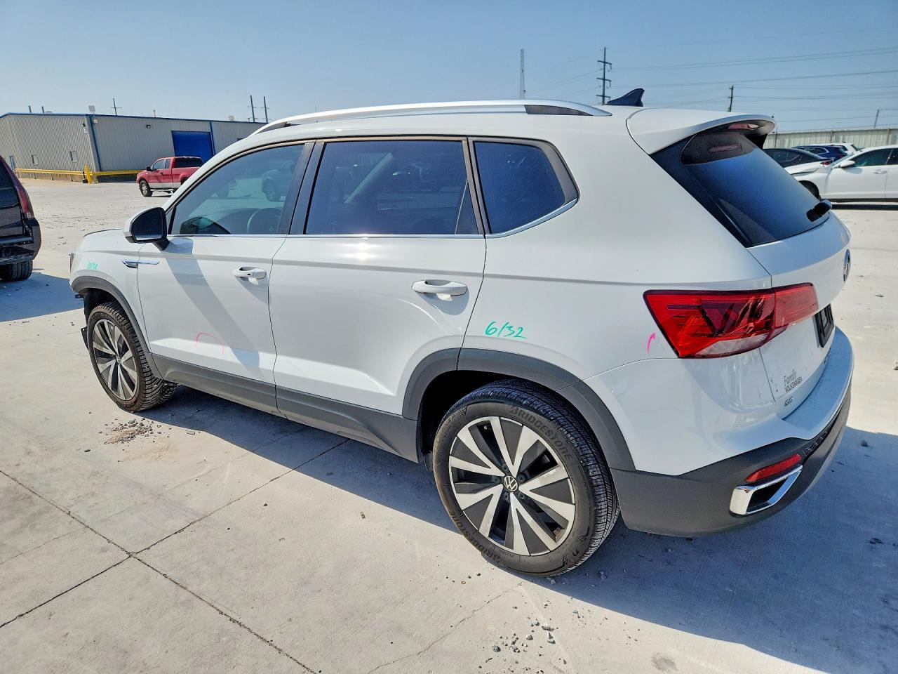 2024 Volkswagen Taos Se - Фото 2
