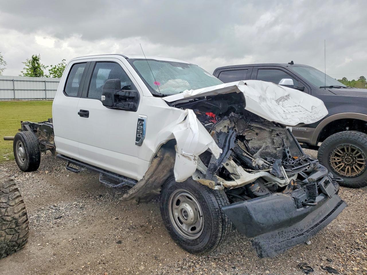 2019 Ford F250 Super Duty Truck Cab And Chassis - Фото 4