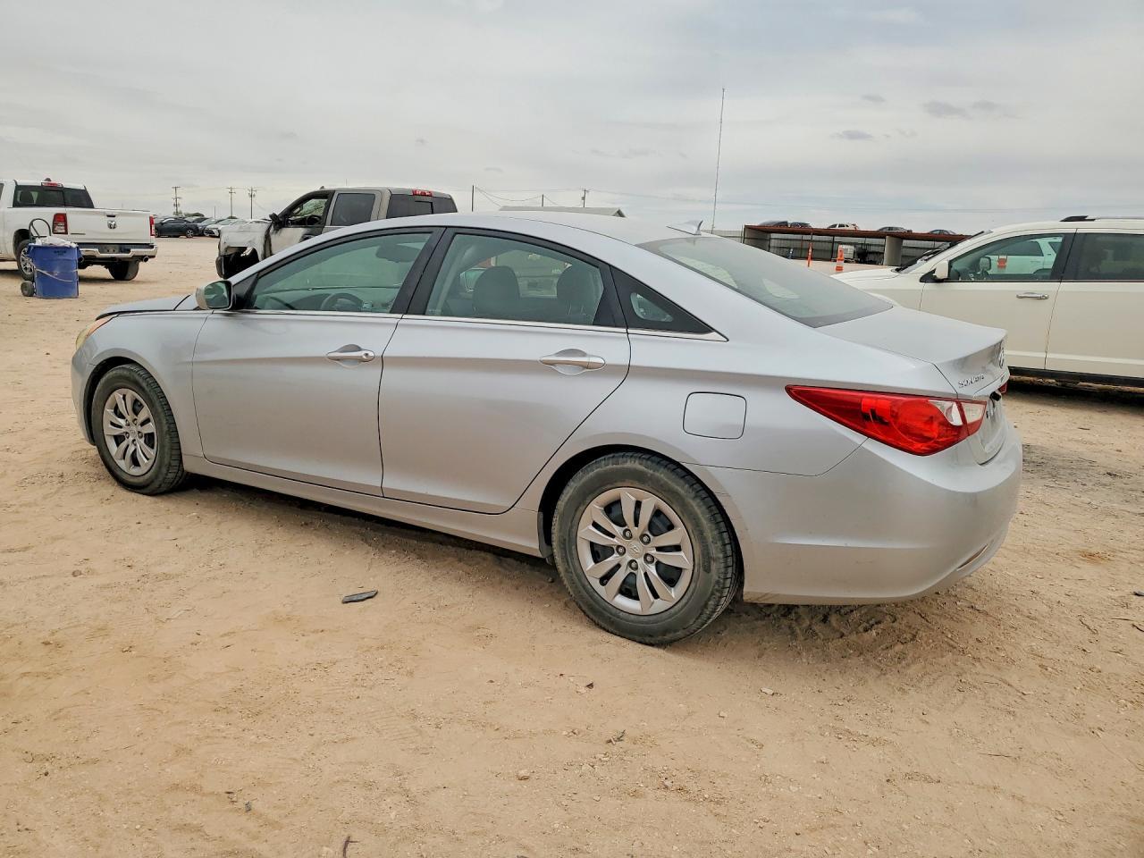 2012 Hyundai Sonata Gls - Image 2