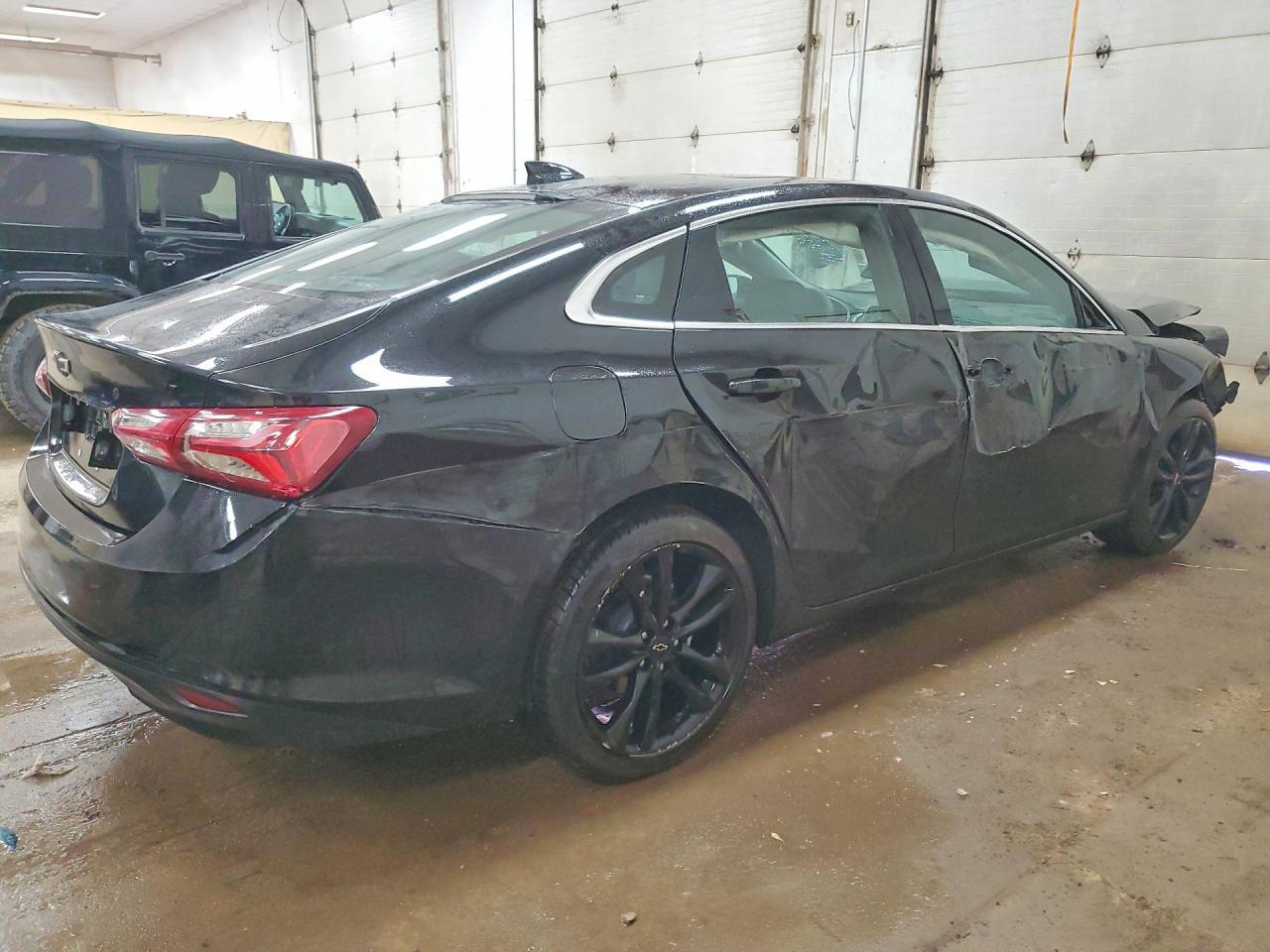 2023 Chevrolet Malibu Premier - Фото 3