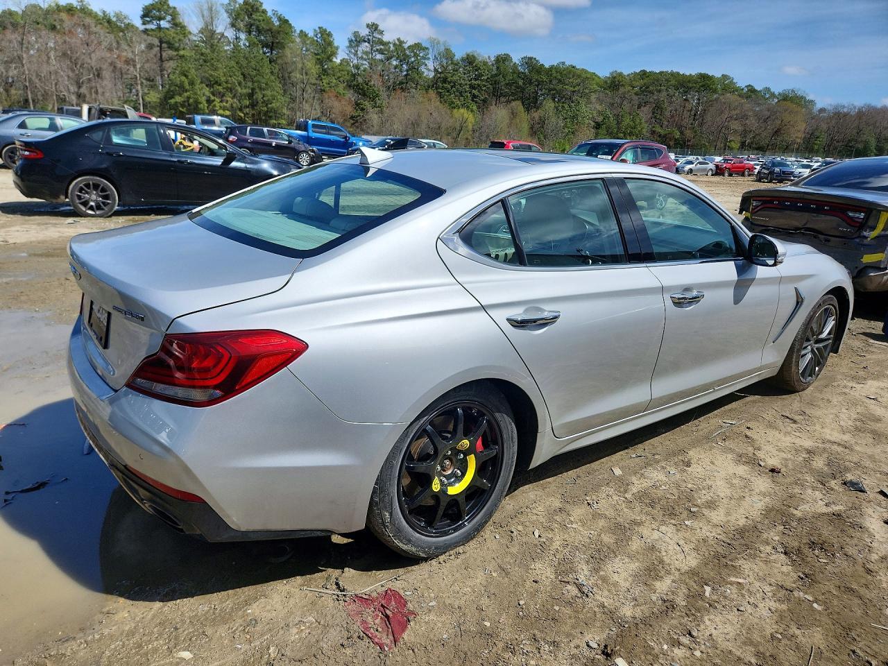 2019 Genesis G70 3.3T Advanced - Image 3