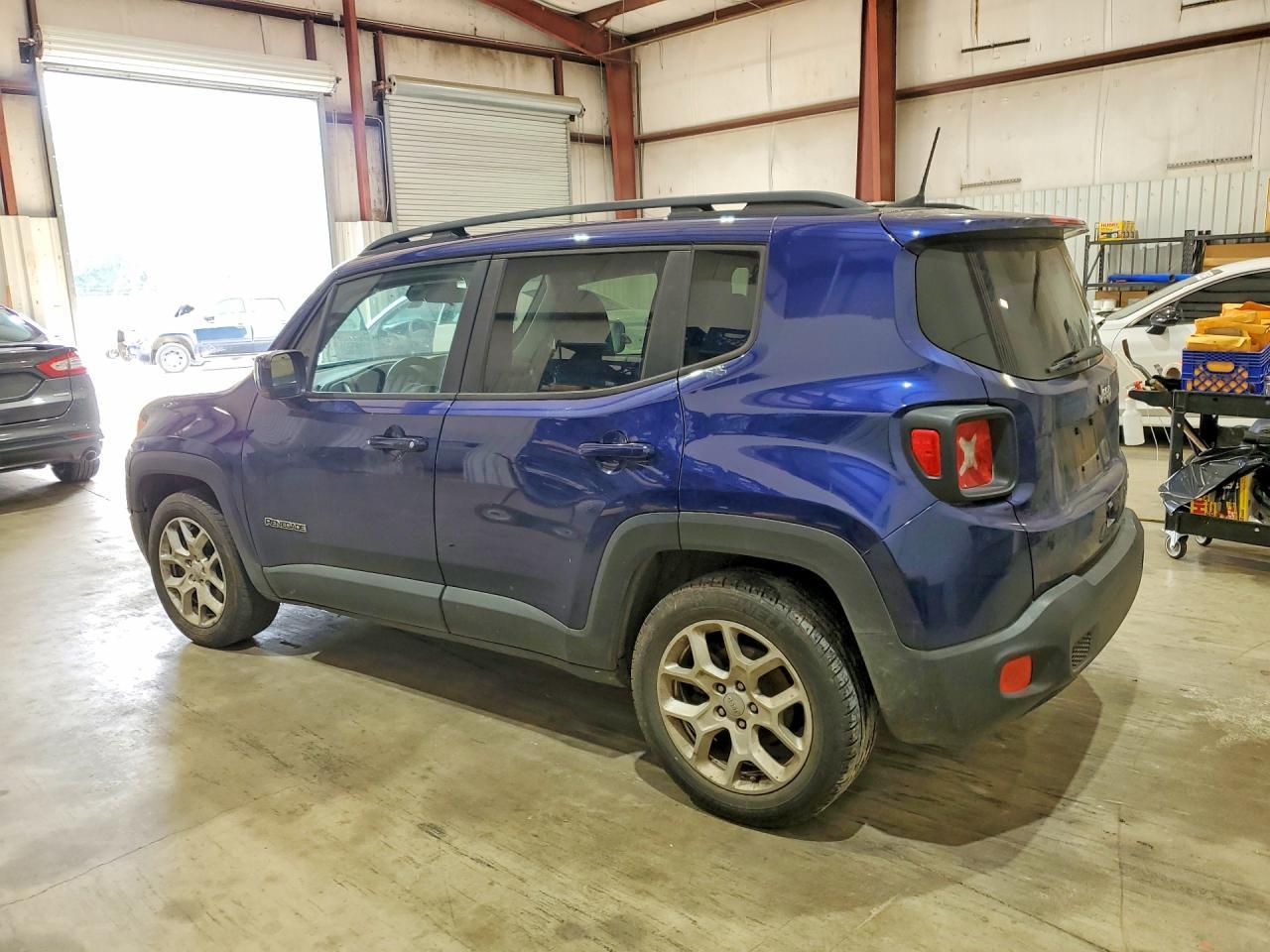 2018 Jeep Renegade Latitude - Image 2