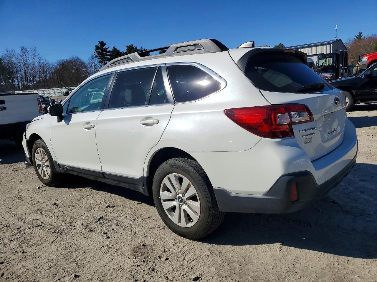 2019 Subaru Outback 2.5I Premium - Фото 2