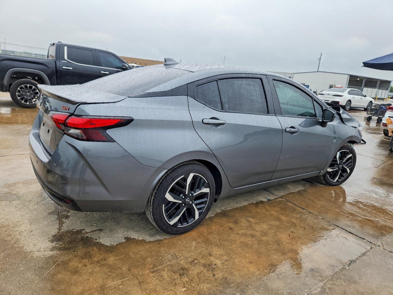 2025 Nissan Versa Sr - Image 3