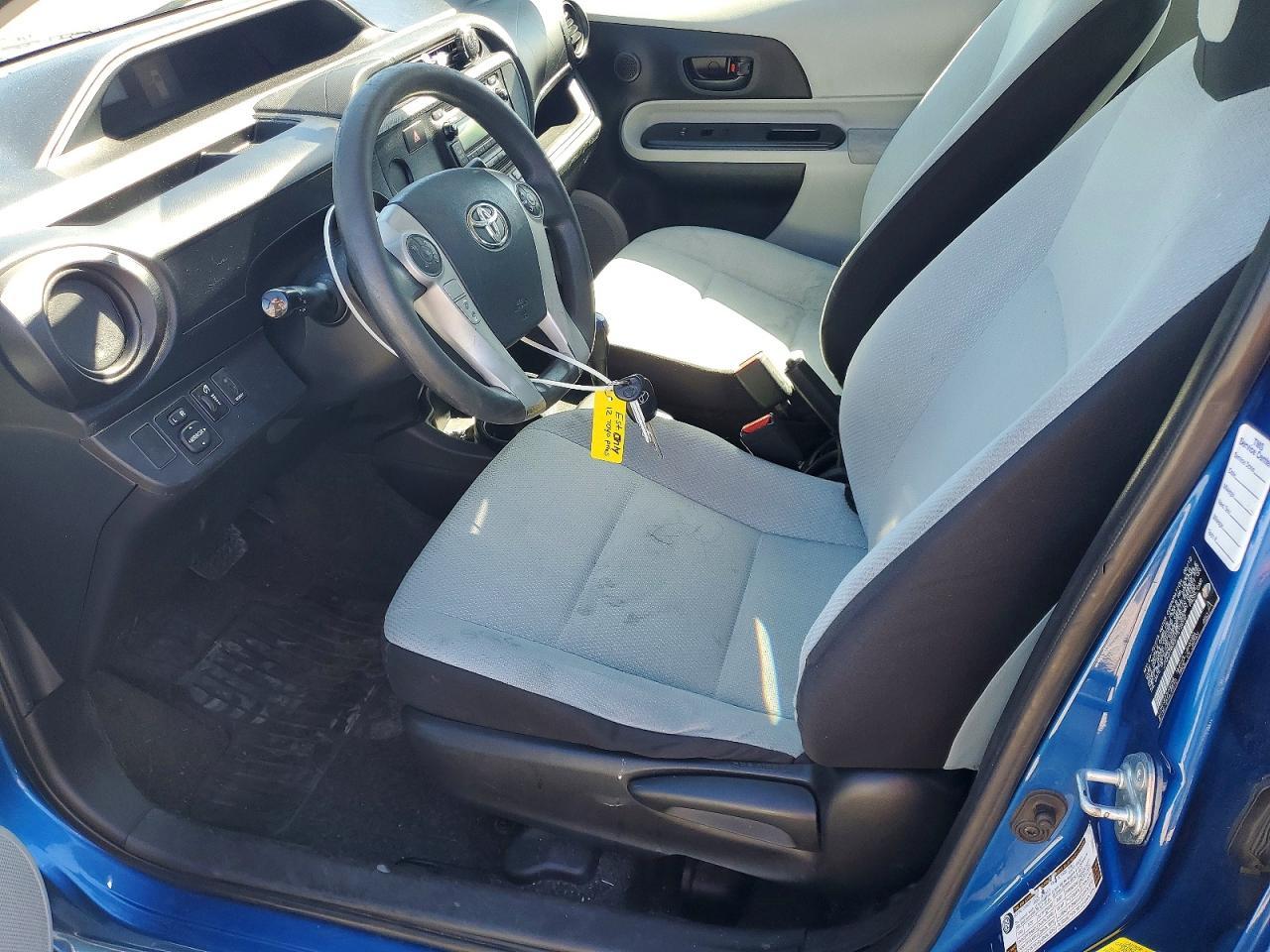 2012 Toyota Prius C One - Image 7