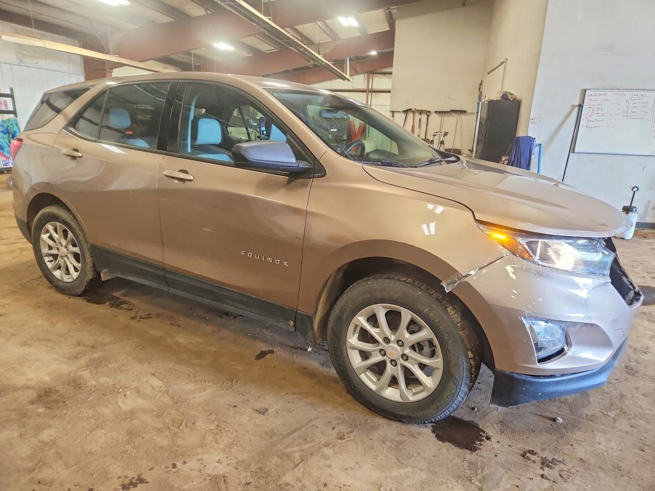 2018 Chevrolet Equinox Ls - Image 4