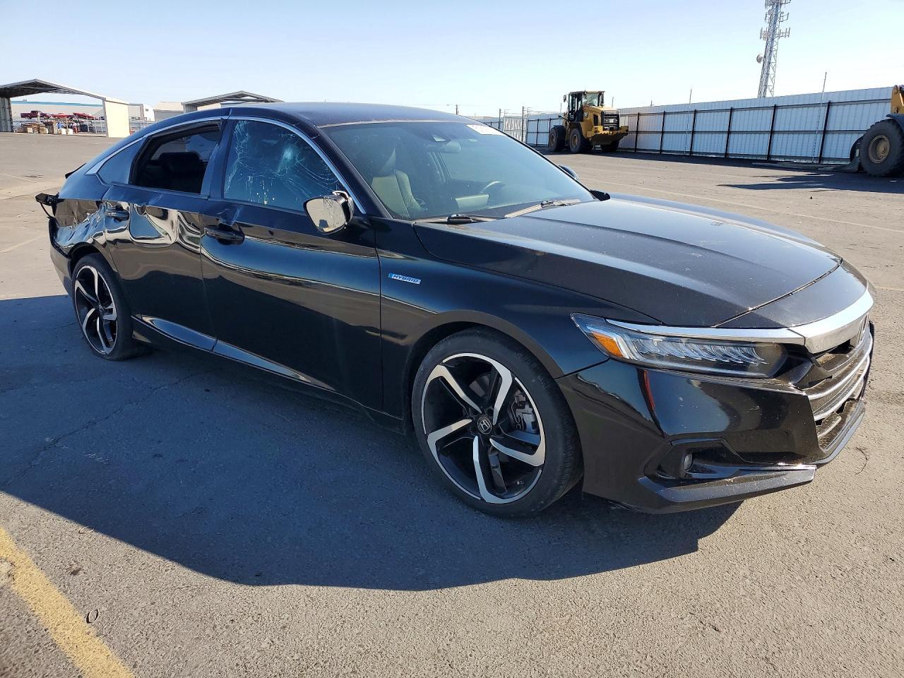 2022 Honda Accord Hybrid Sport - Image 4