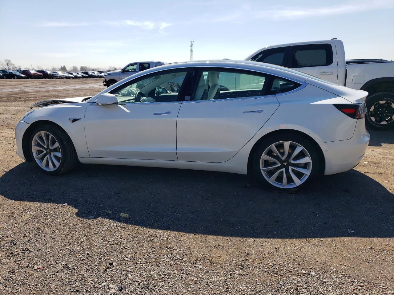 2020 Tesla Model 3 - Фото 2