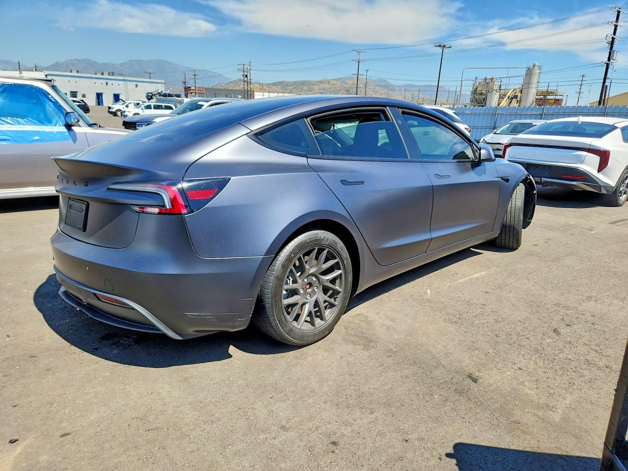 2024 Tesla Model 3 - Фото 3