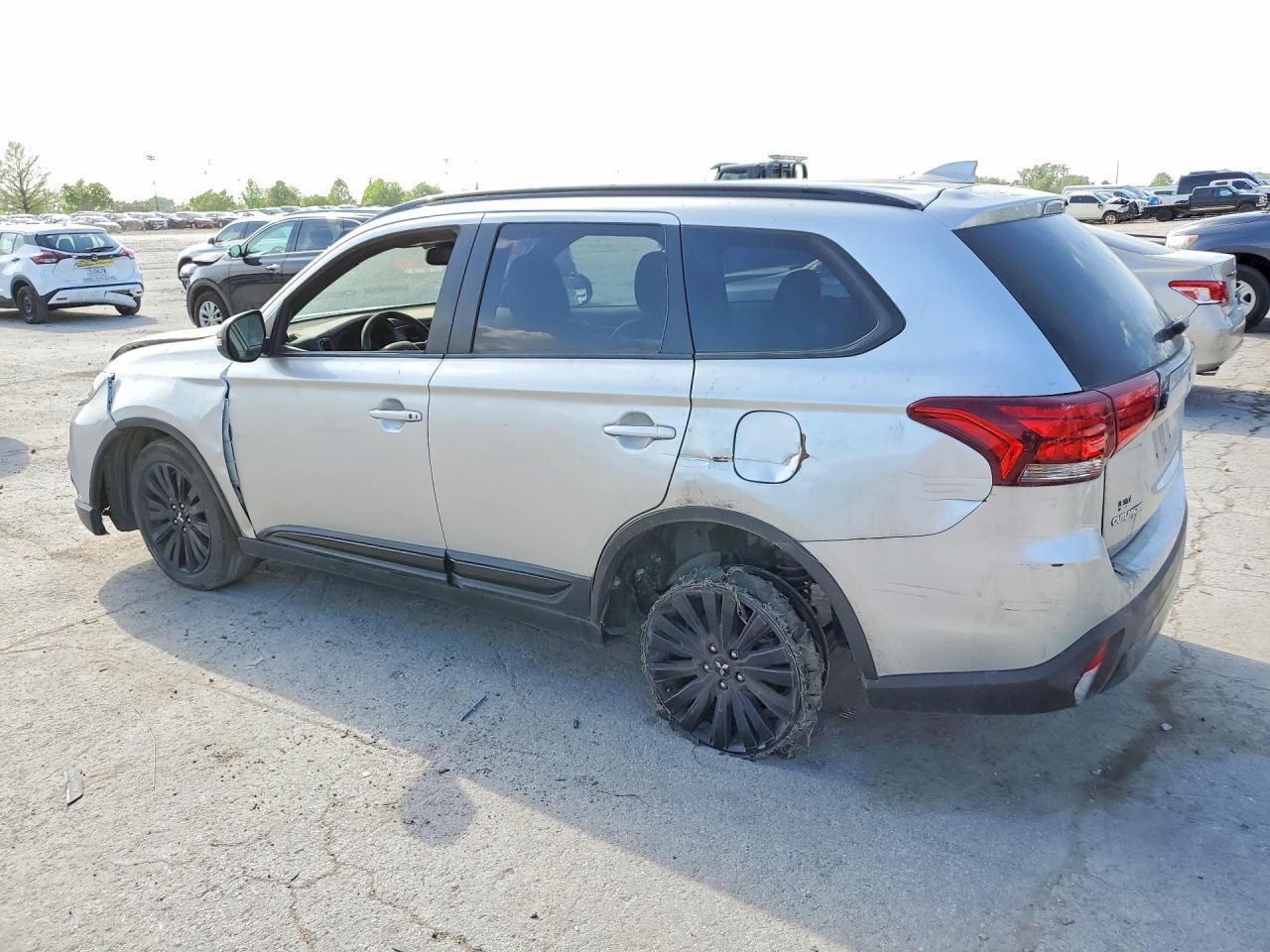 2020 Mitsubishi Outlander Se - Фото 2