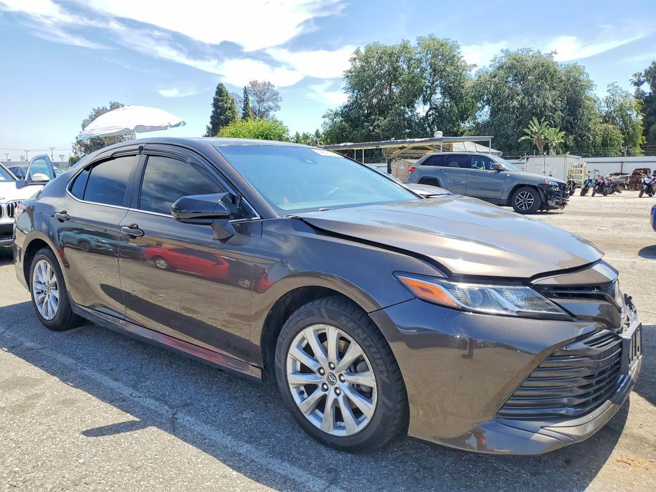 2018 Toyota Camry Le - Image 4