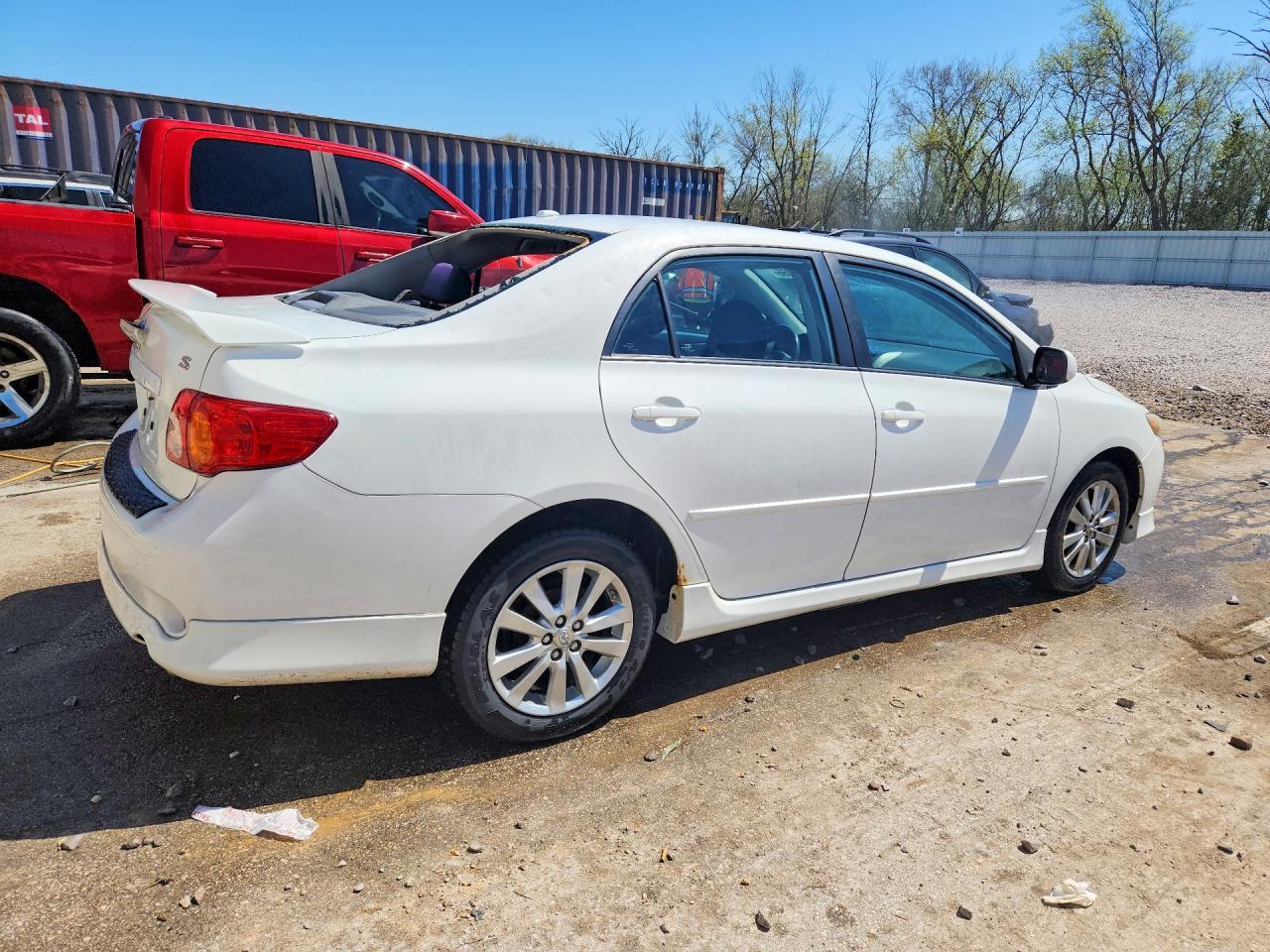 2010 Toyota Corolla S - Фото 3