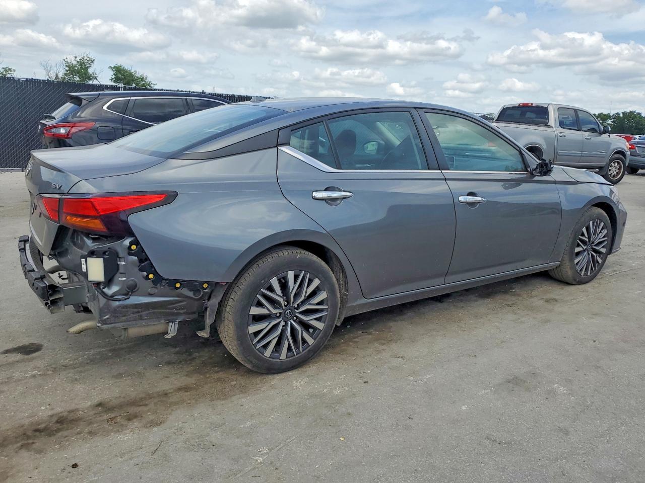 2023 Nissan Altima Sv - Фото 3