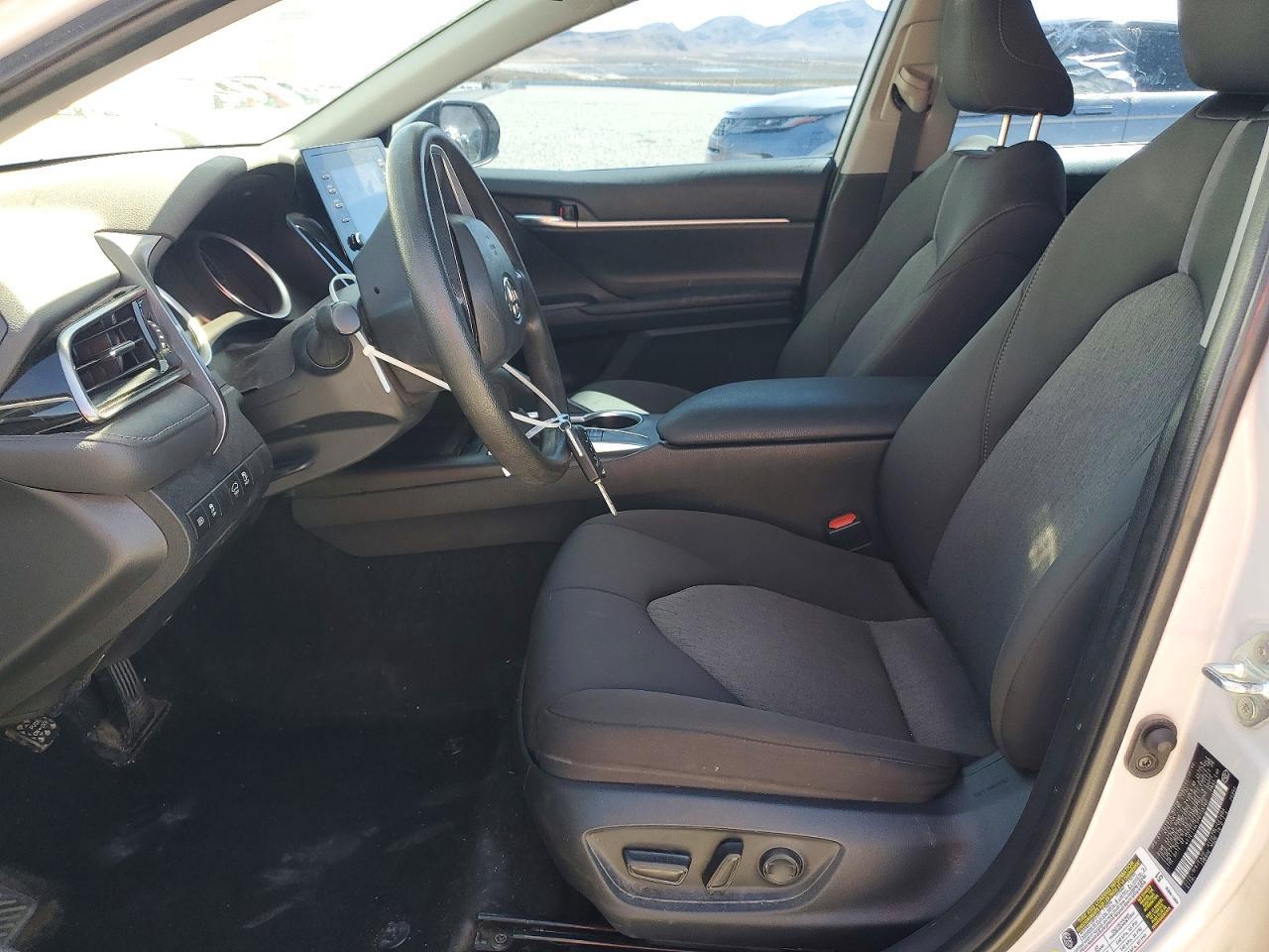 2023 Toyota Camry Le - Фото 7