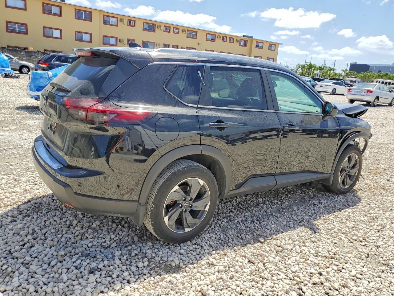 2025 Nissan Rogue Sv - Image 3