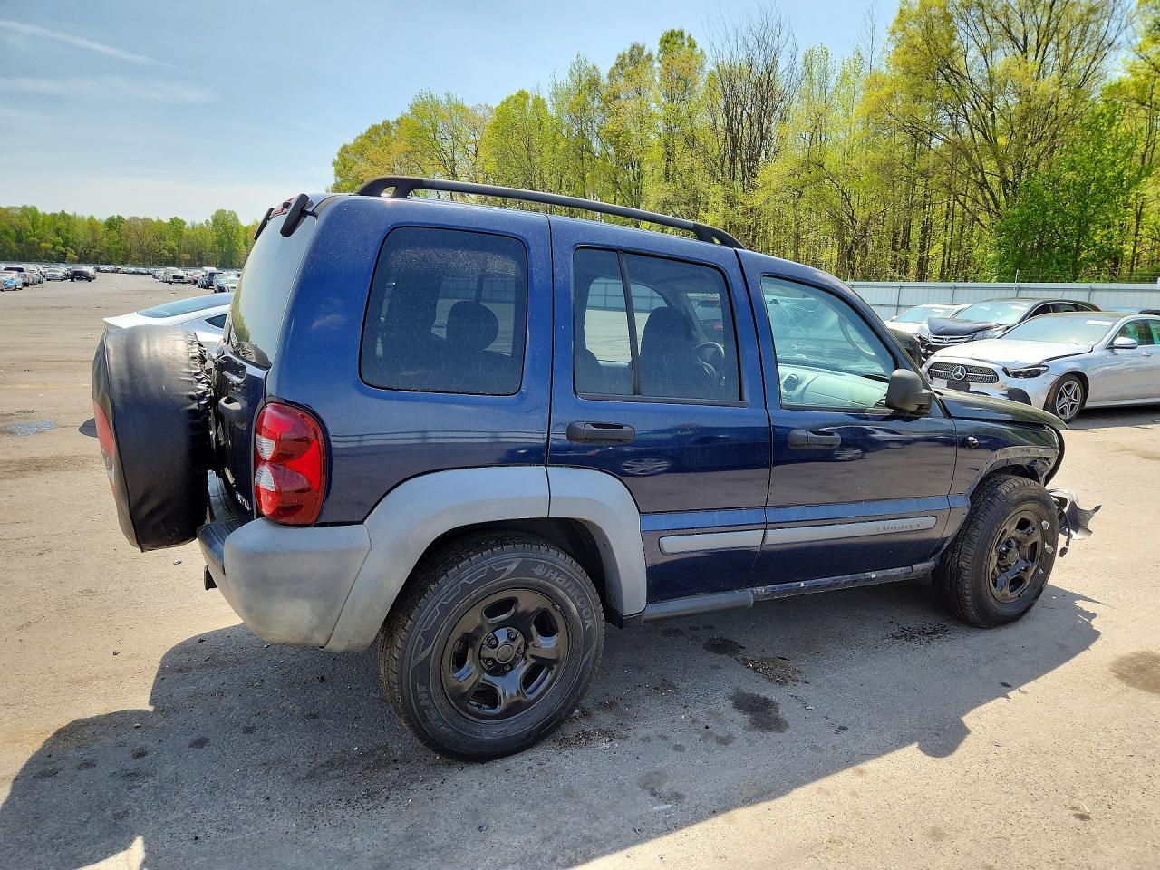 2006 Jeep Liberty Sport - Image 3