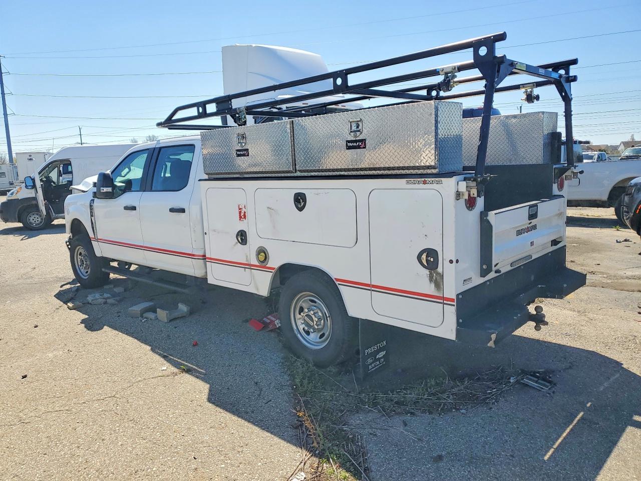 2024 Ford F250 Super Duty Utility / Service Truck - Фото 2