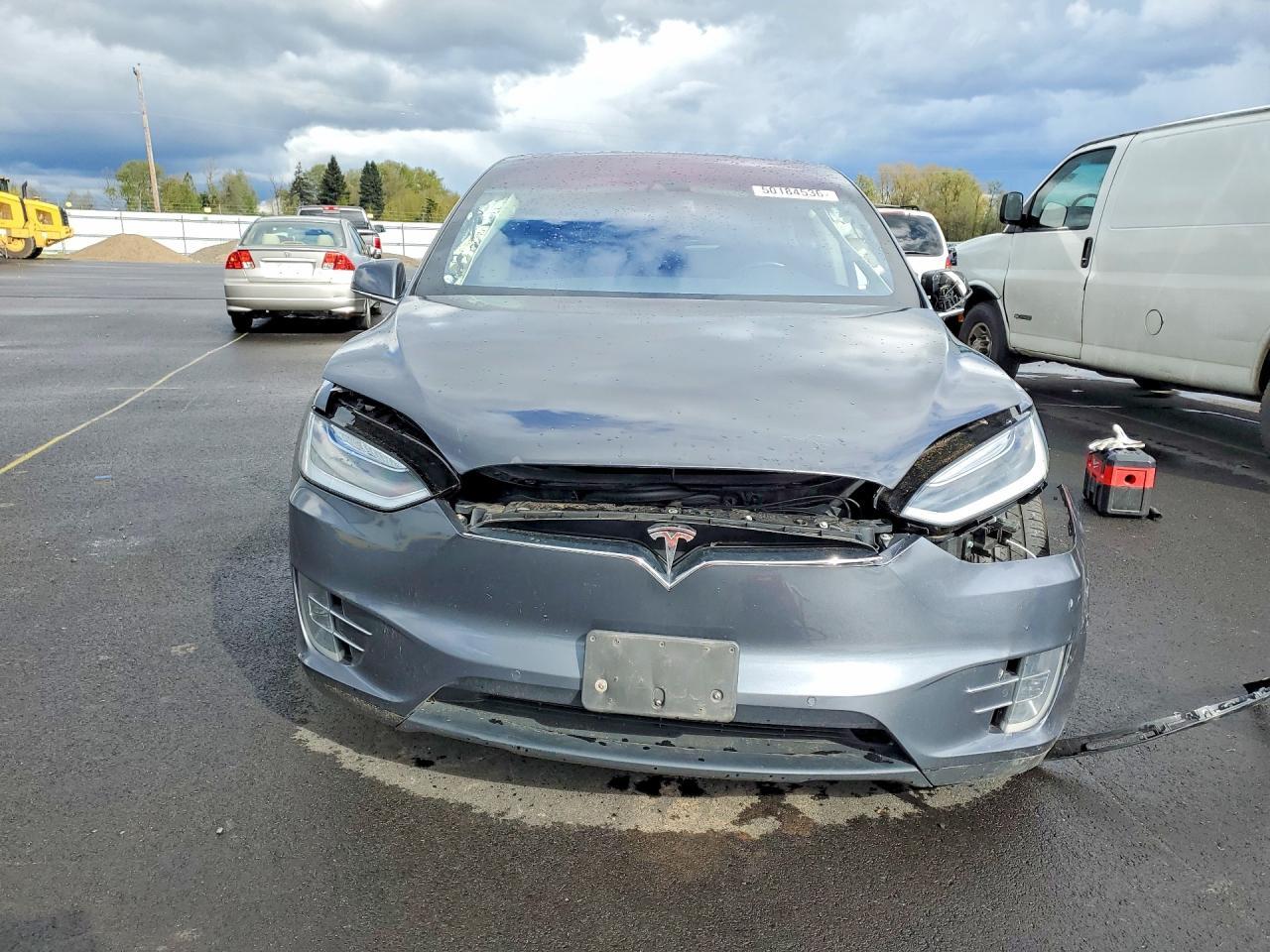 2016 Tesla Model X - Фото 5