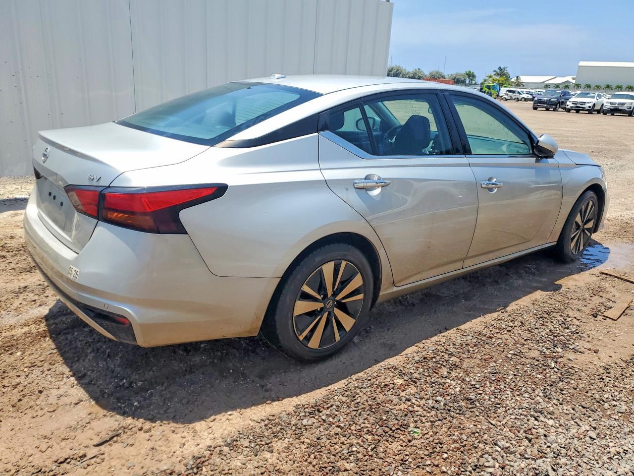 2021 Nissan Altima Sv - Image 3
