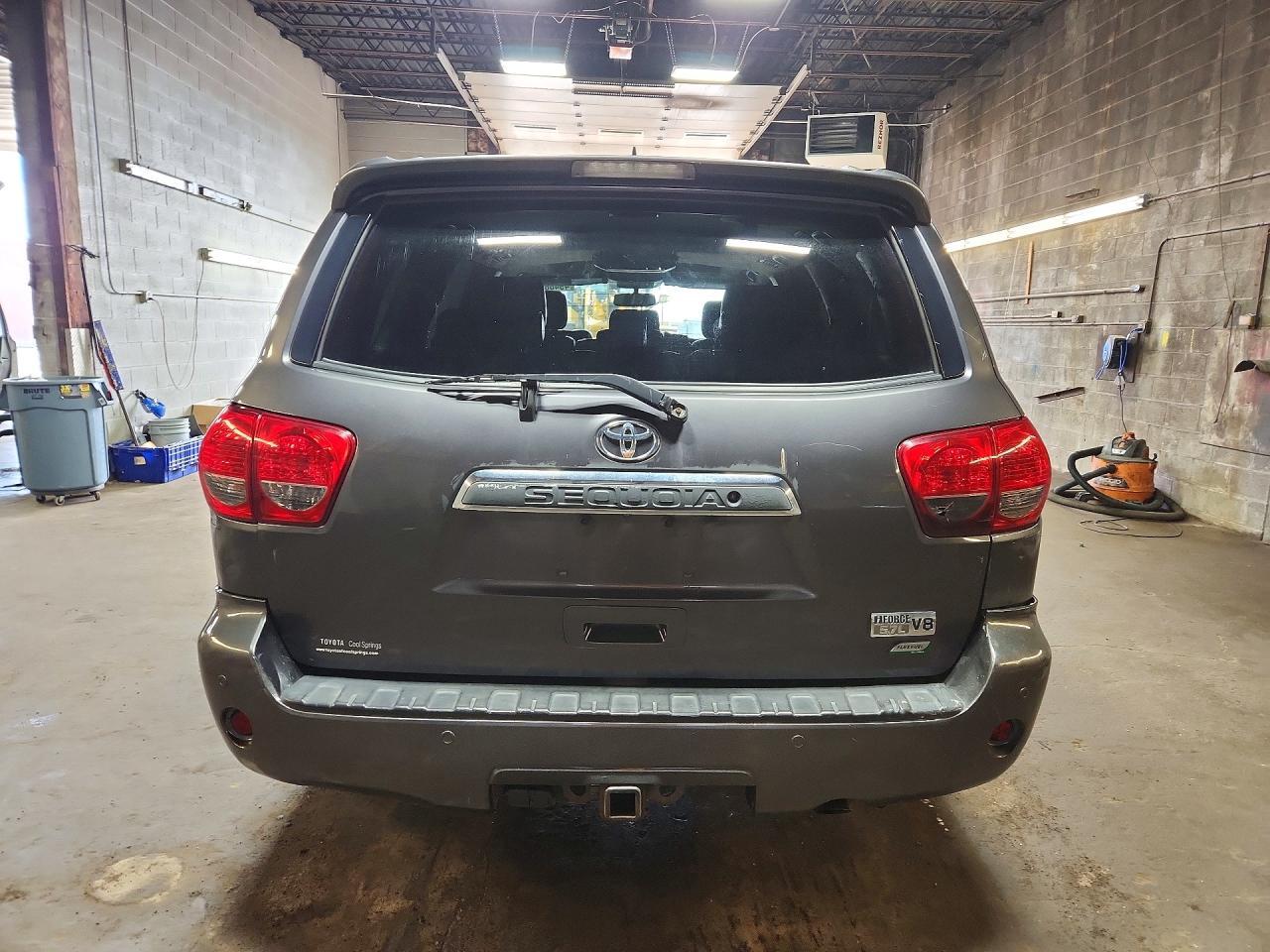 2012 Toyota Sequoia Limited - Фото 6