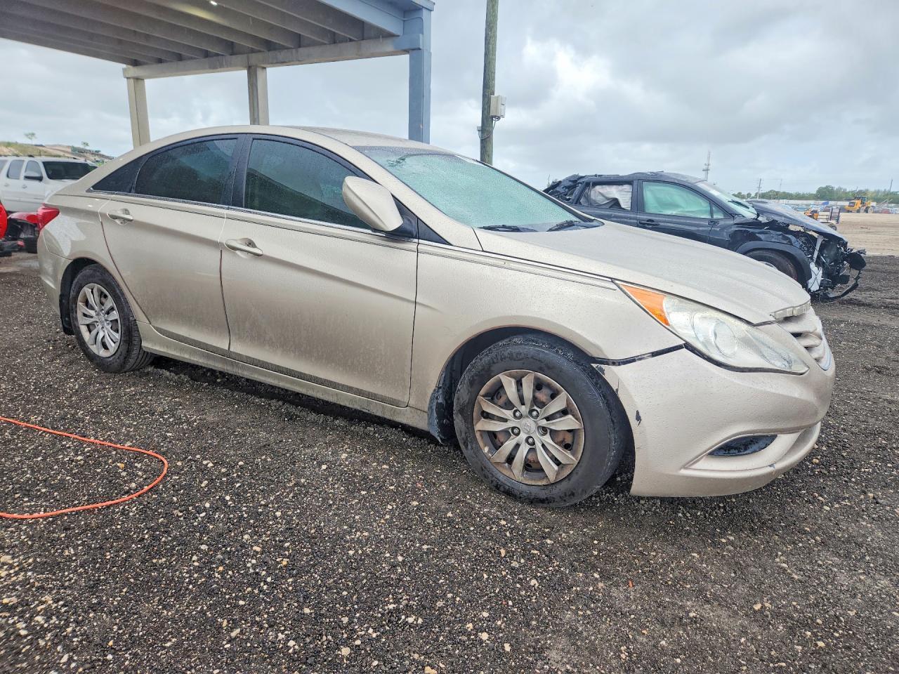 2011 Hyundai Sonata Gls - Image 4