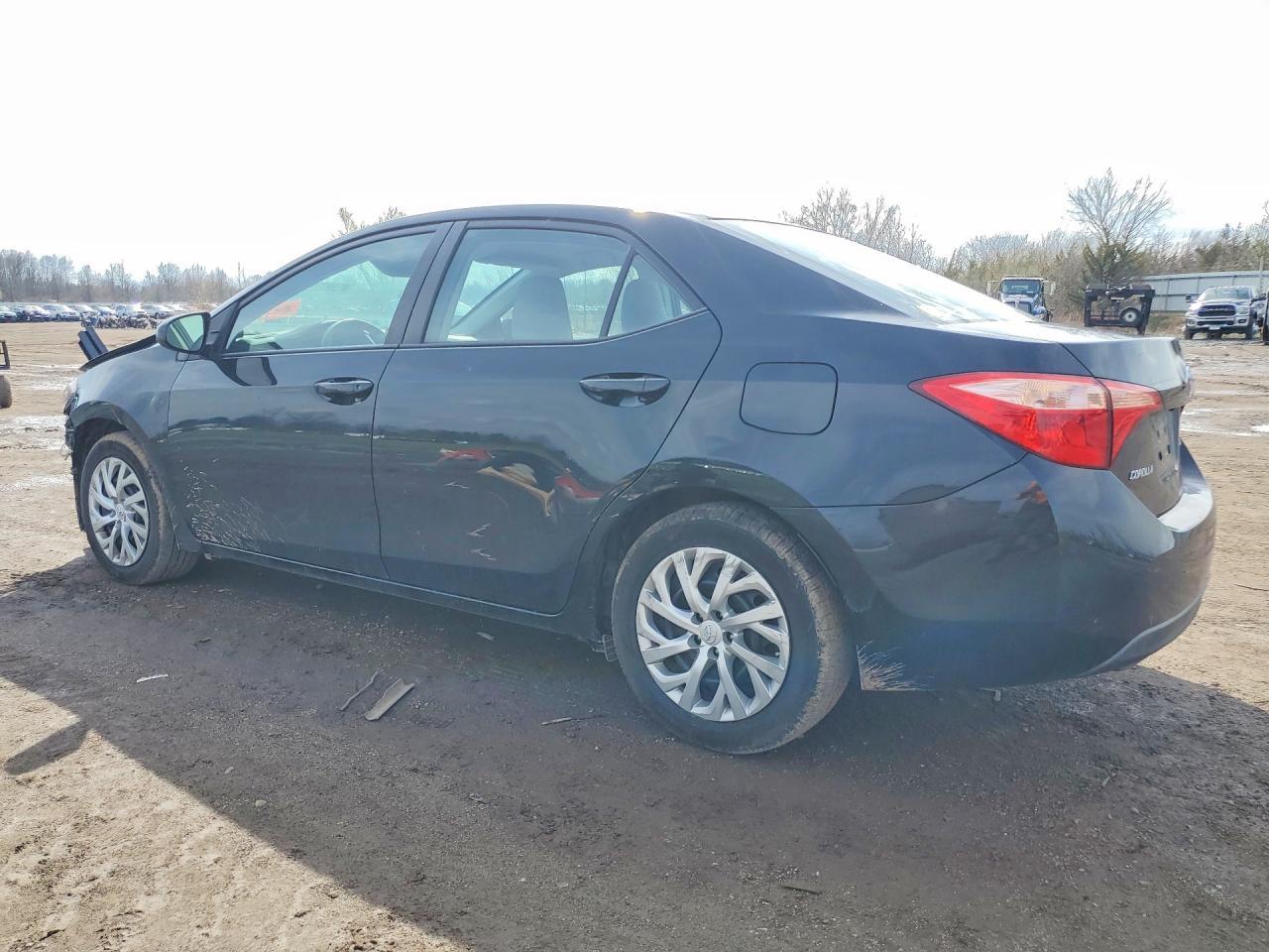 2017 Toyota Corolla Le - Фото 2