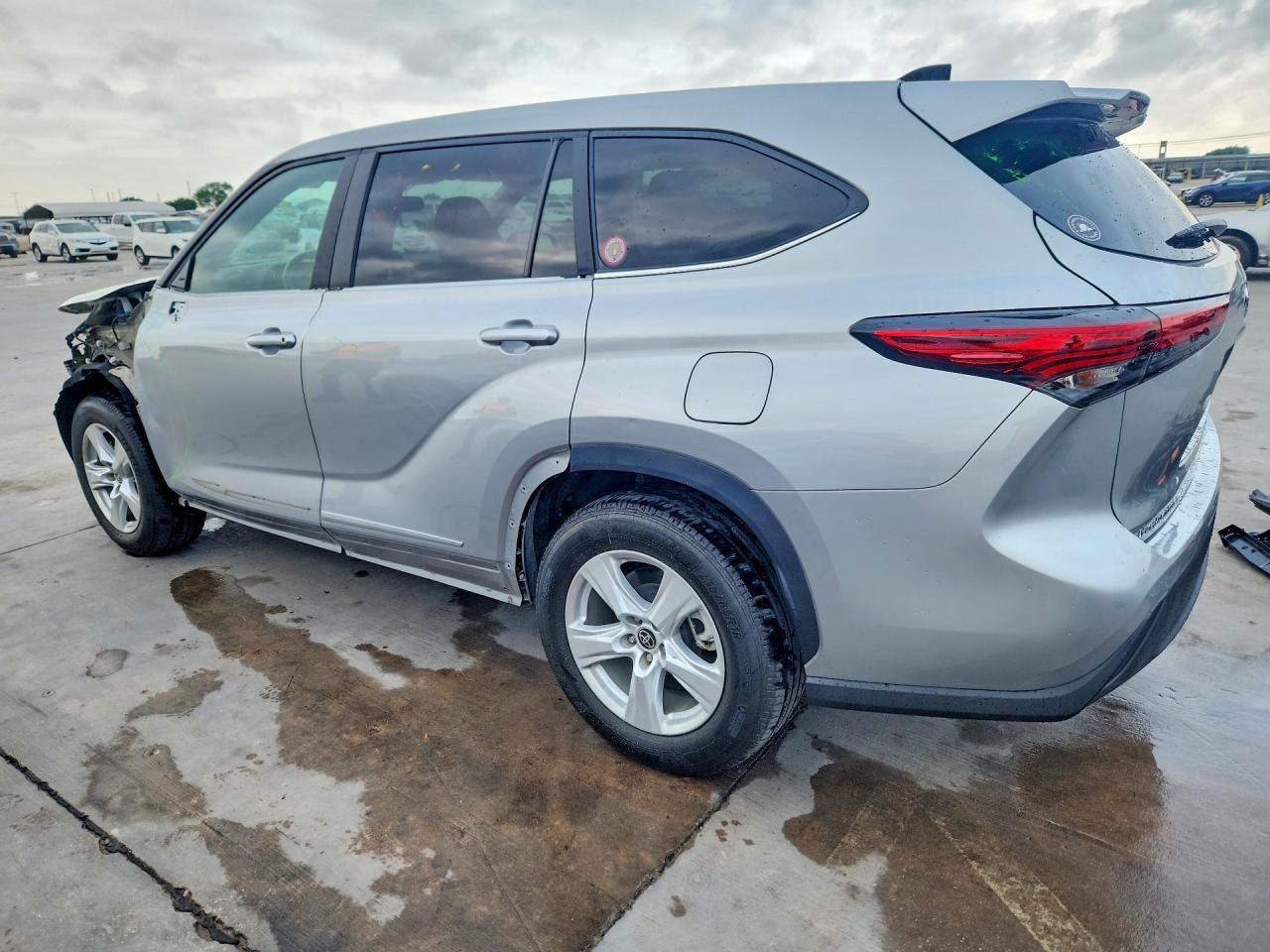2023 Toyota Highlander Le - Фото 2