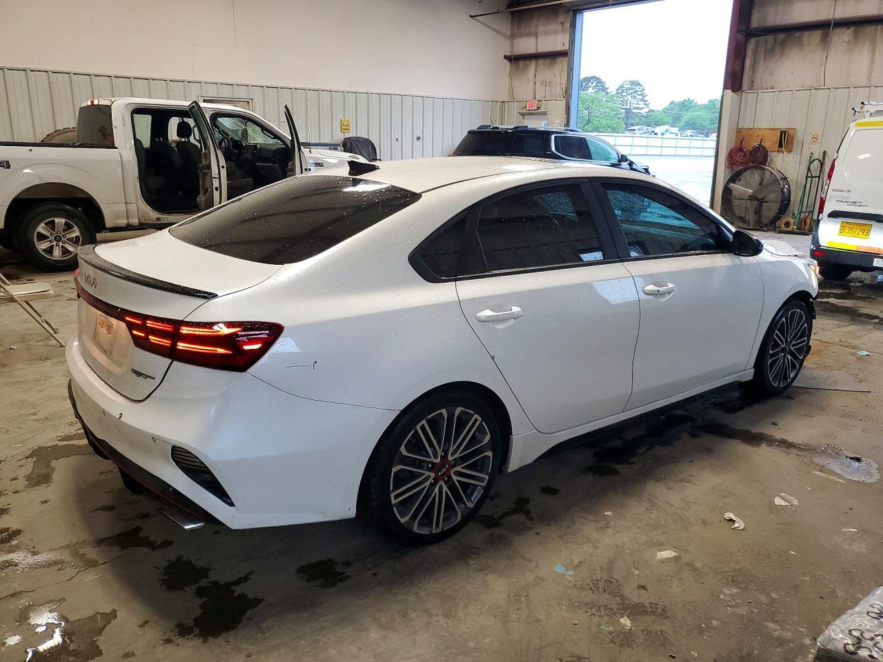 2023 Kia Forte Gt - Image 3