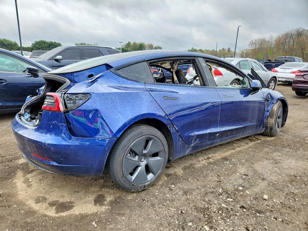 2022 Tesla Model 3 - Image 3