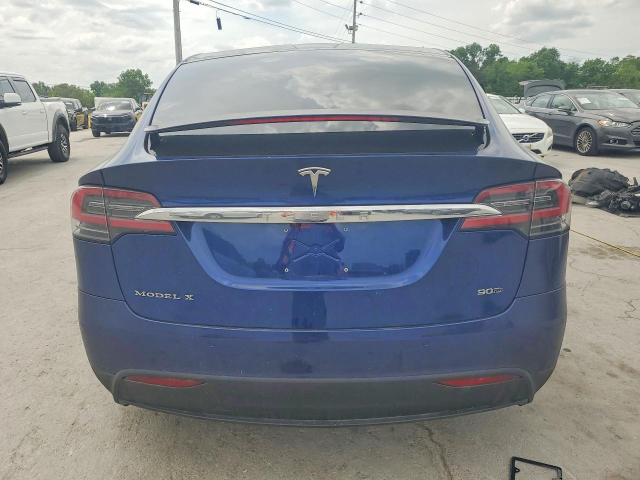 2016 Tesla Model X - Image 6