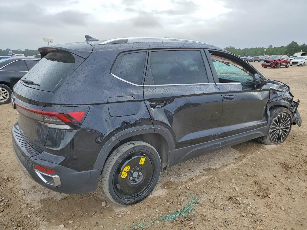 2025 Volkswagen Taos Se - Фото 3