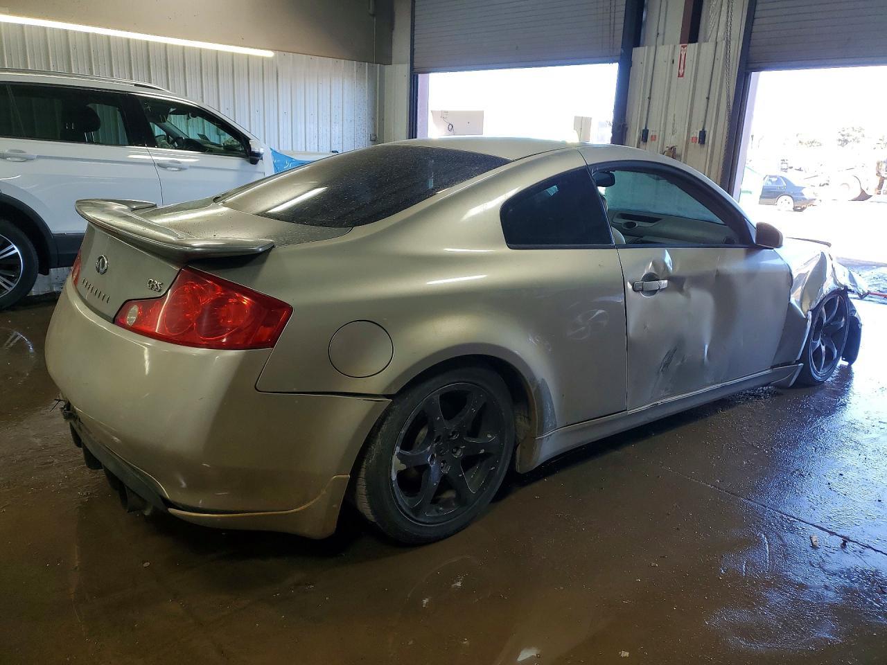 2004 Infiniti G35 Base - Фото 3