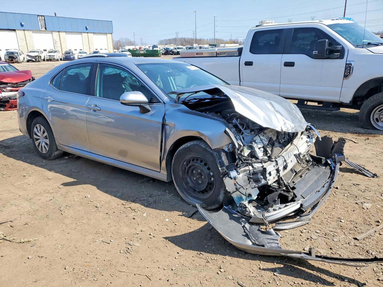 2023 Toyota Camry Le - Фото 4