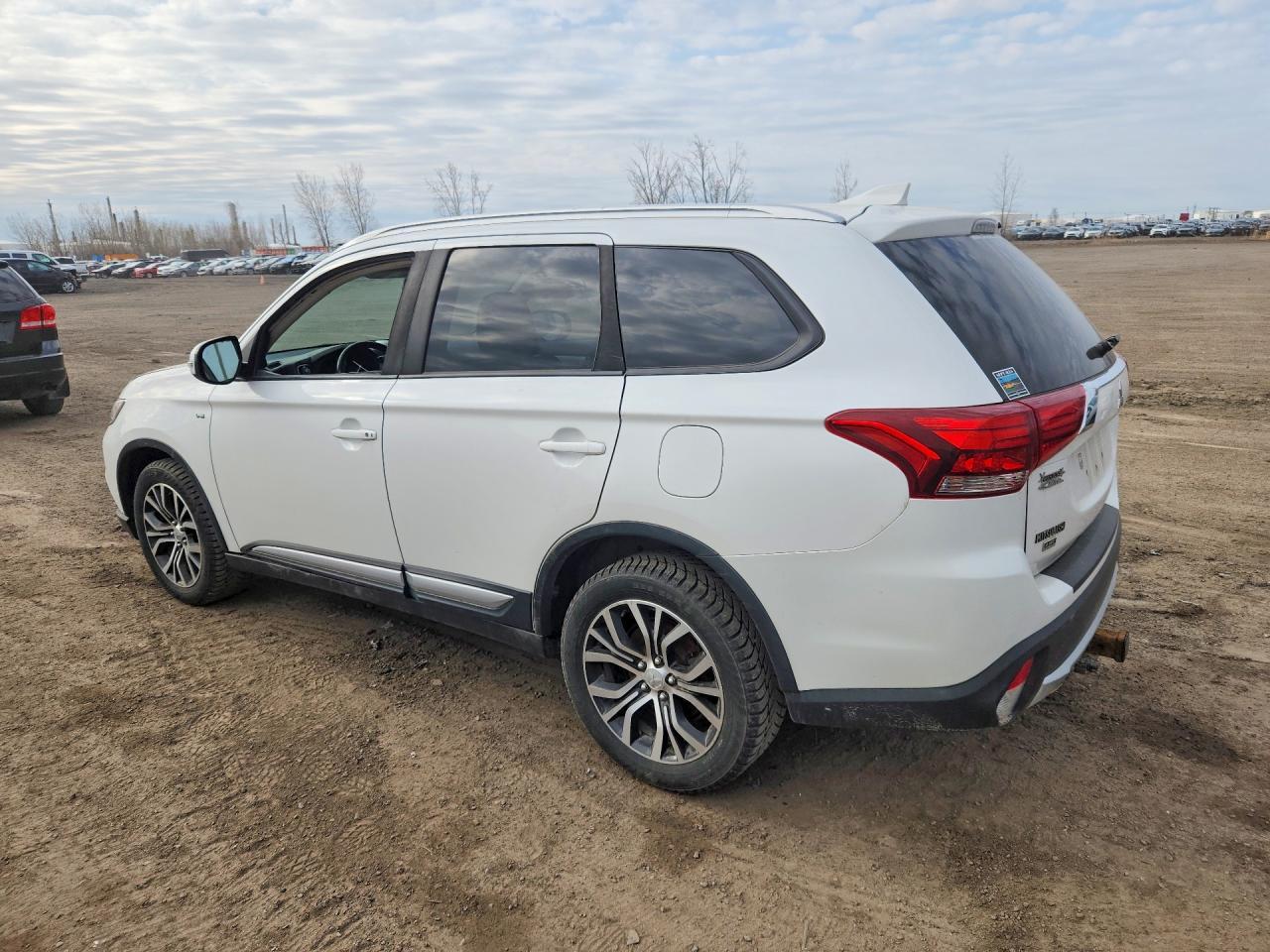 2018 Mitsubishi Outlander Se - Фото 2