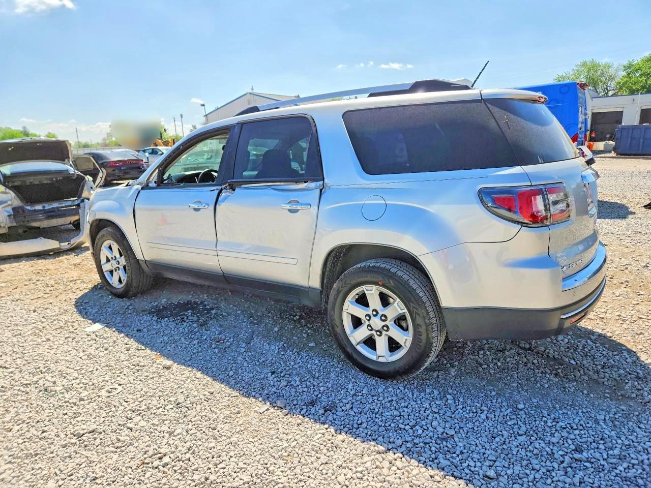 2015 GMC Acadia Sle - Image 2