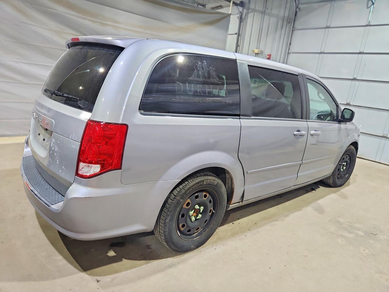 2015 Dodge Caravan - Image 3